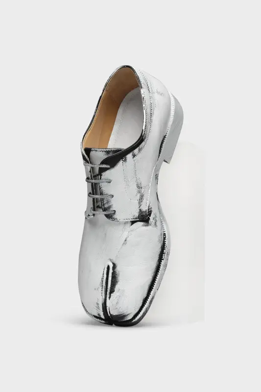 Maison Margiela Tabi Bianchetto Brogues Black Black and White online